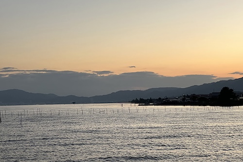 琵琶湖から観る夕日